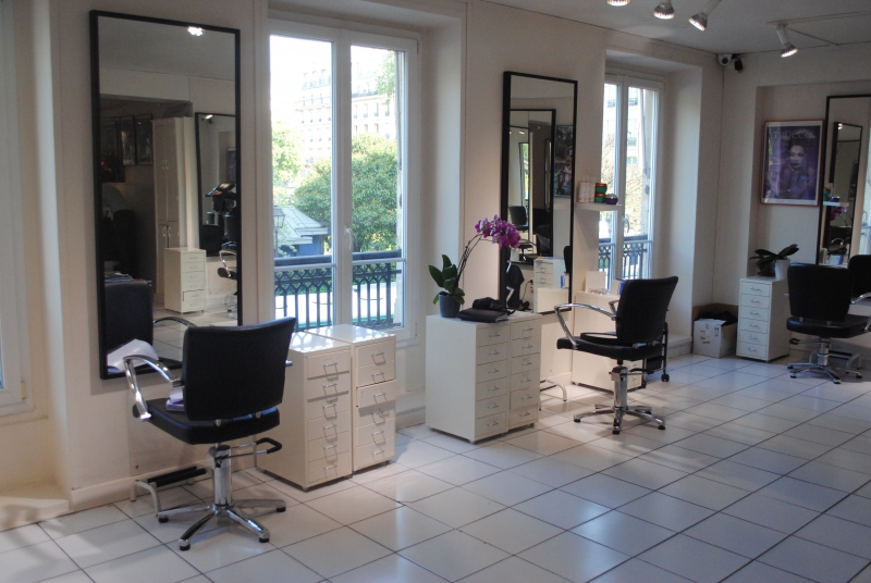 salon-coiffure-MOUGINS-min_floor-home-office-property-living-room-room-781228-pxhere.com